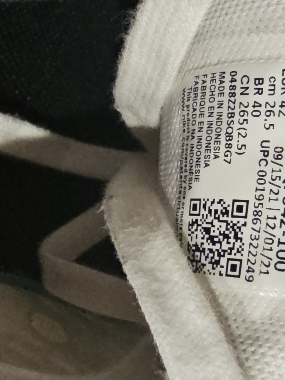 Nike White Air Max 270 with Coral Lining and Mint Accents - Picture 12 of 13